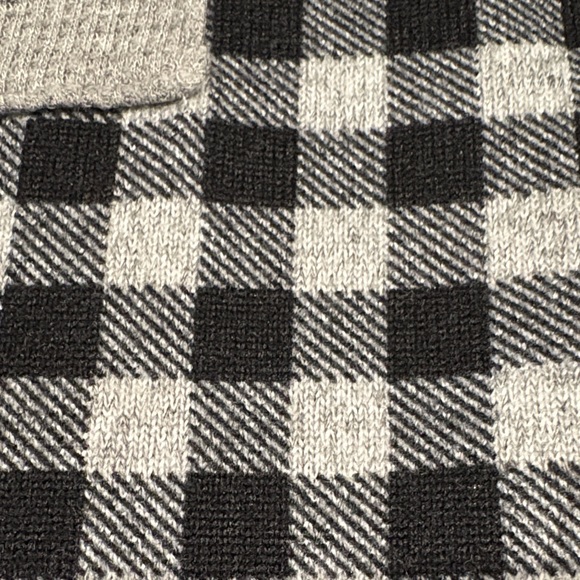 Umgee Black and Gray Checkered Long Sleeve Top - Picture 9 of 9
